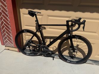 2022 Canyon Ultimate CF SLX 8 Di2 road bike- Size XL (Power Meter & DT Swiss Carbon)