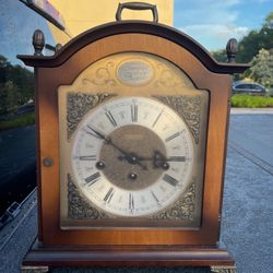 Vintage Bulova Tempus Fugit Clock