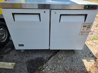 BRAND NEW! VEVOR COMMERCIAL UNDERCOUNTER REFRIGERATOR  48 INCH