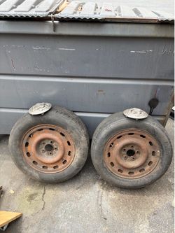 2 Ford Crown Victoria 16” wheels