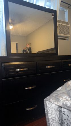 Vanity dresser