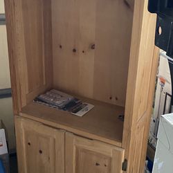 Wooden Bookcase / Storage Unit With Cabinet And Shelves