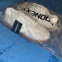Woman’s Size 8 Shoes. Brand New. 