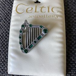 St. Patrick ‘s Day Celtic  Rhinestone and Silver Jewelry Pin