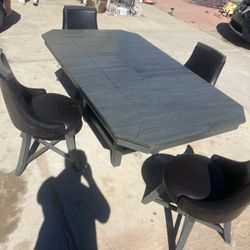 Dinning Table With Chairs