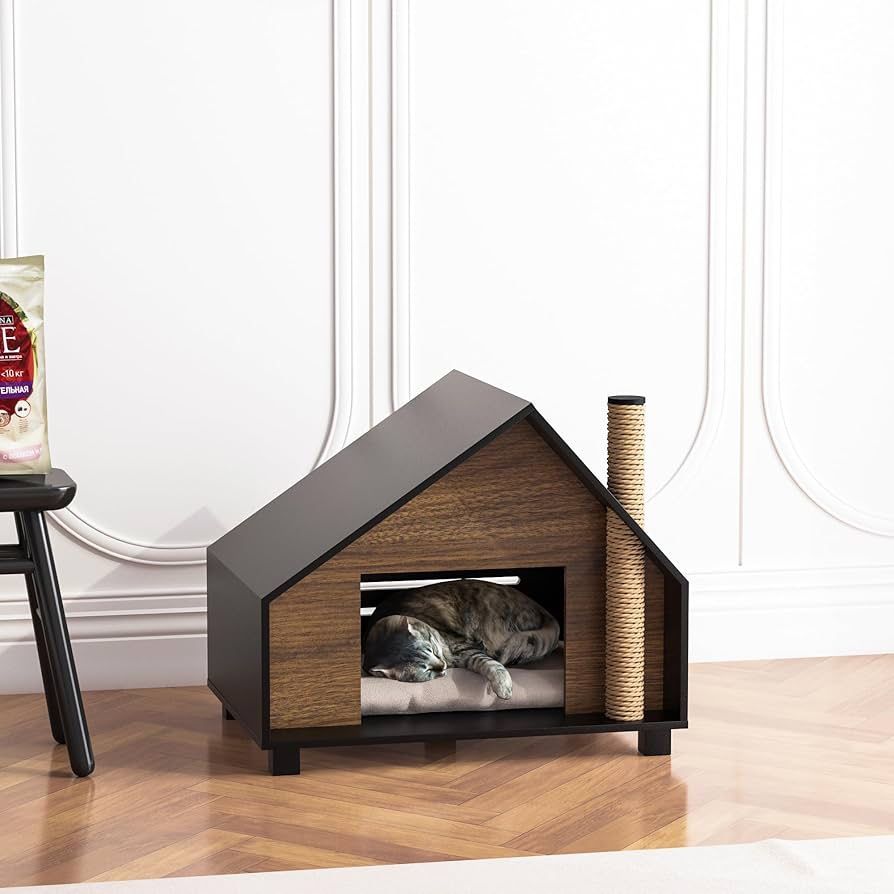Wooden pet house with vents