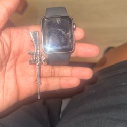 M16 Pendant And Apple Watch