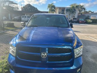 Ram 1500 tradesman quad cab 3.6L 2017