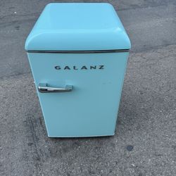 Galanz Blue Retro Mini Refrigerator Fridge With Freezer Free Local Delivery/30 Day Warranty