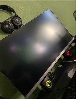 4K Samsung UR55 Monitor
