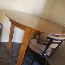 HIGH TOP DINNING ROOM TABLE SET