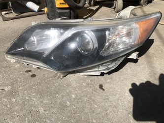 2013 Toyota Camry LE HEAD LAMP
