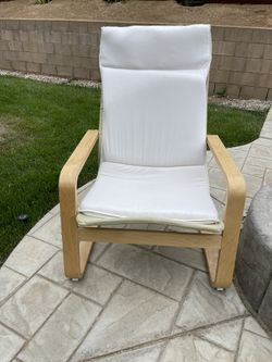Selling 2 Lounge Chairs (very Comfortable)