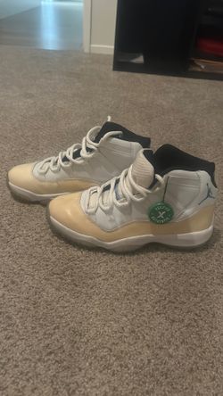 Jordan 11 Columbia blue (2000 release)