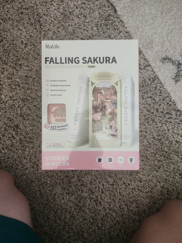 Rolife Falling Sakura Booknook Model Kit -- BRAND NEW!