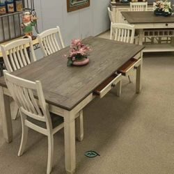 Bolanburg Antique White-Oak Dining Room Set