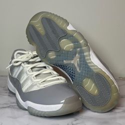 Air Jordan 11 Retro Low Cement Grey - size 9