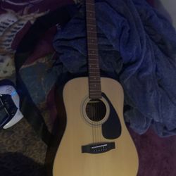 Yamaha Acoustic Guitar