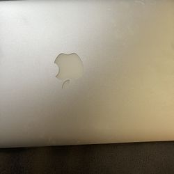 Apple Laptop 