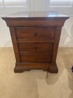 2 end table.  Free
