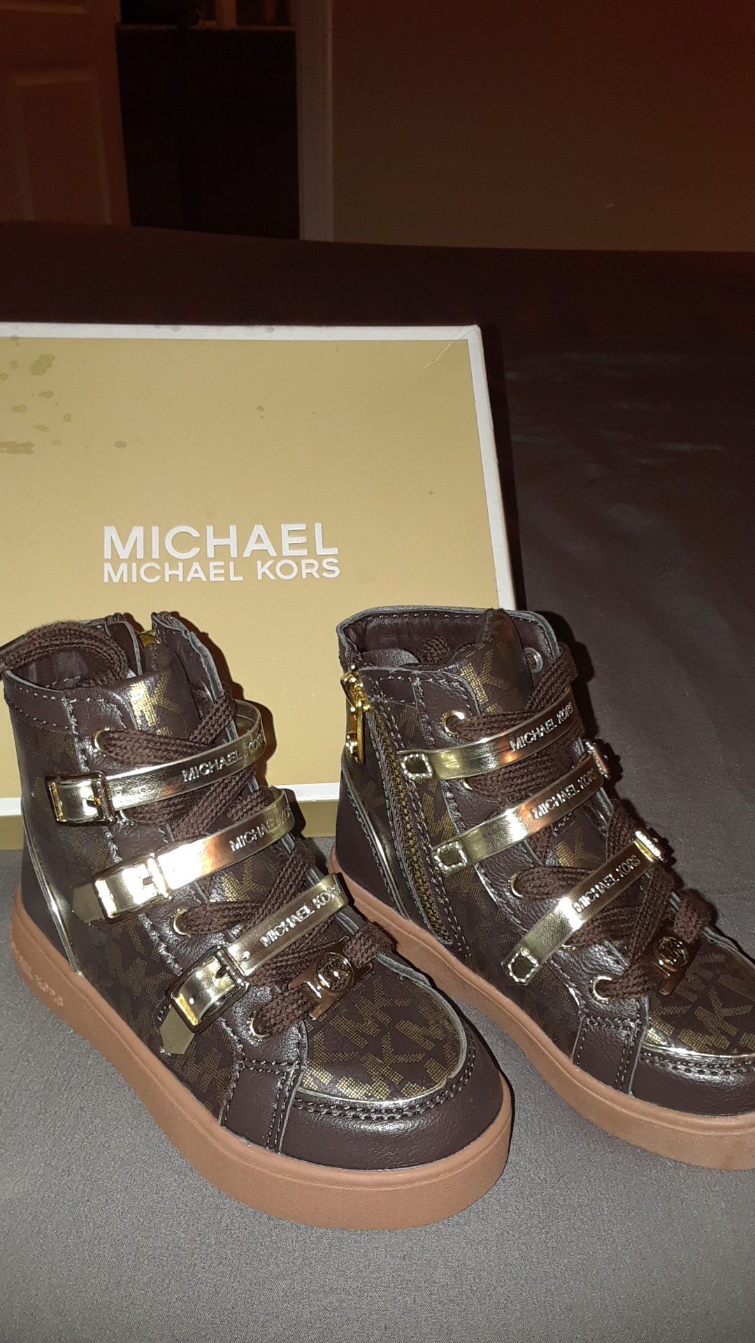 Brand new Michael Kors kids shoes. Size 8