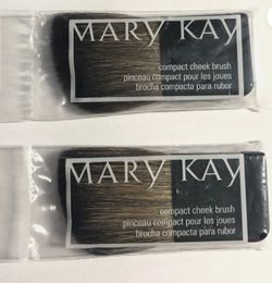 NEW Mary Kay Lot of 2 Compact Cheek Brushes Sealed