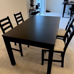 Dining Table with 4 chairs 