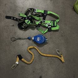 Miller Harness with yoyo and lanyard 