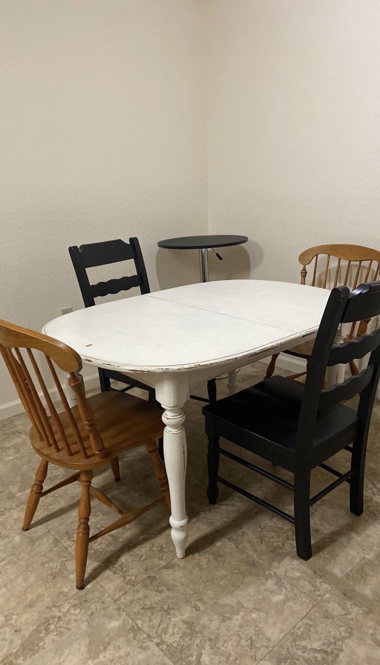 Kitchen table And Chairs