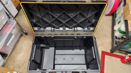 LIKE NEW Dewalt Tough Chest 63 gal
