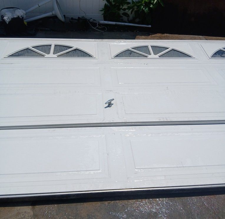 (GENIE) 2 CAR GARAGE METAL DOOR WITH HARDWARE