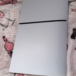 PS5 Digital Edition Bundle w/ 2 Controllers + HyperX QuadCast Mic