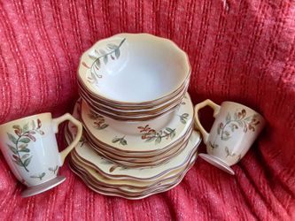 Tuscan retreat plate set