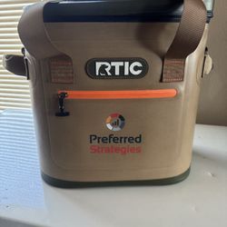 ARTIC Ultra-Tough Soft Cooler 20 Can, Insulated Bag Portable Ice Chest, Lunchbox