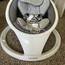 Baby Munchkin swing