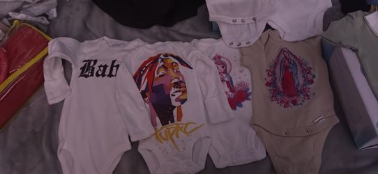 DEAL BABY CLOTHES A DOLLAR A ONESIE YOU CAN PICK