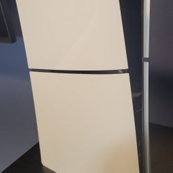 PS5 Slim Disc Edition + EA Sports FC 25 & FC 26 Bundle
