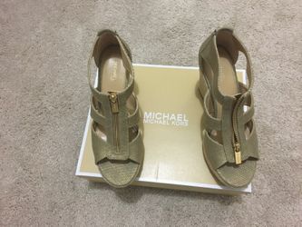 New ladies shoes size 8 Michael Kors