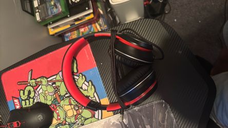 Headphones (red & black)