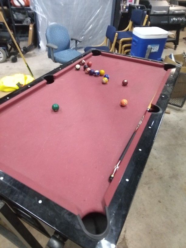 Pool Table /Air Hockey