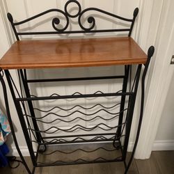 Wine Rack, Hold 25 Bottles, Excellent Shape