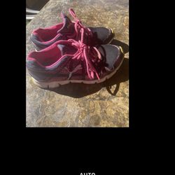 EUC Puma Women’s Gray Pink Size 8 Athletic Running Shoes Sneakers training 