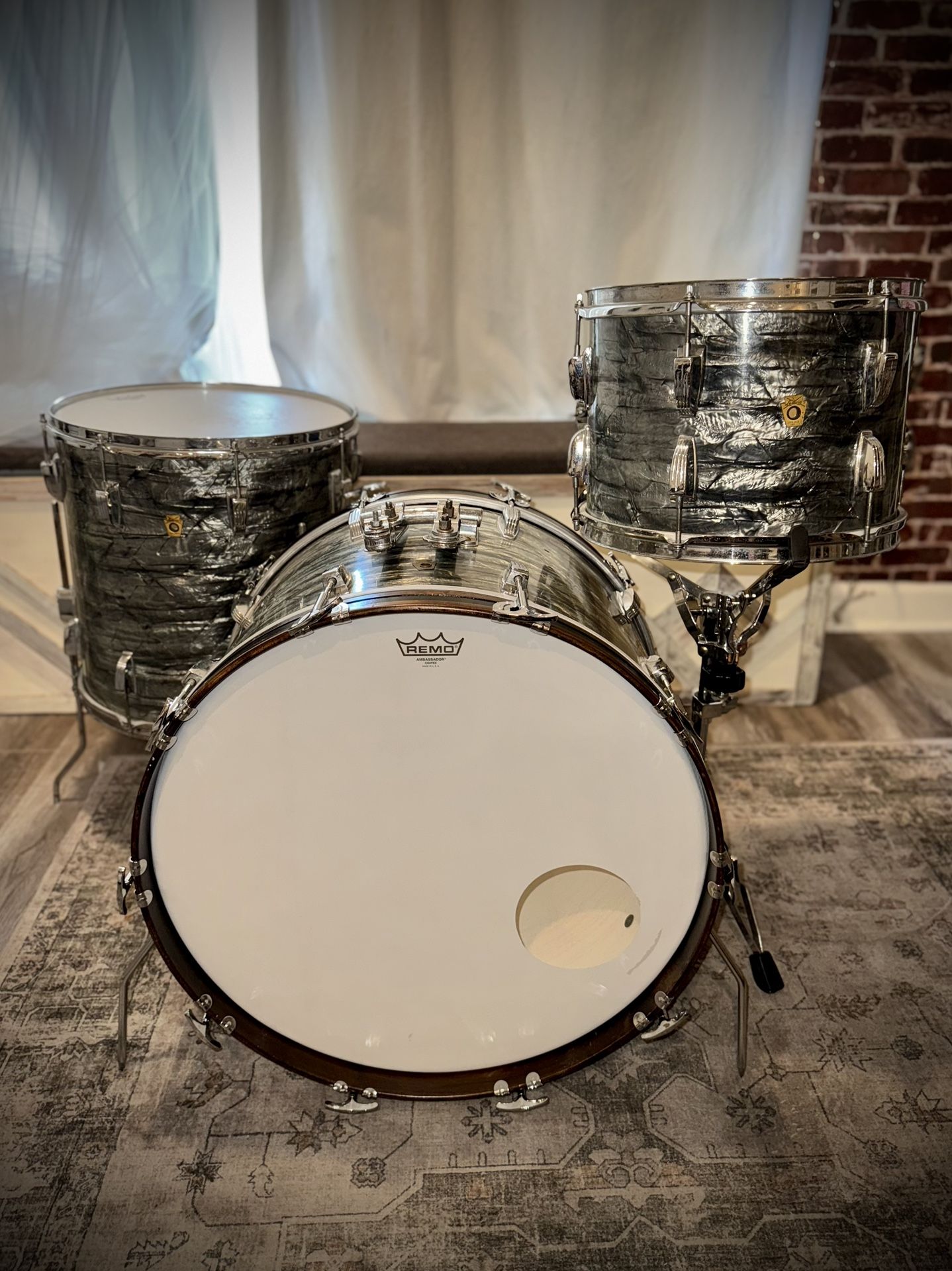 Vintage 1965 Ludwig Drum Set In Sky Blue Pearl