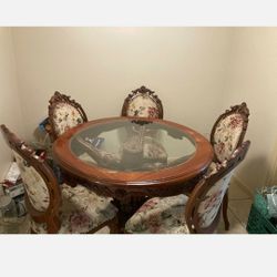 Antique  Craftsmanship Dining Set W 5 Chairs