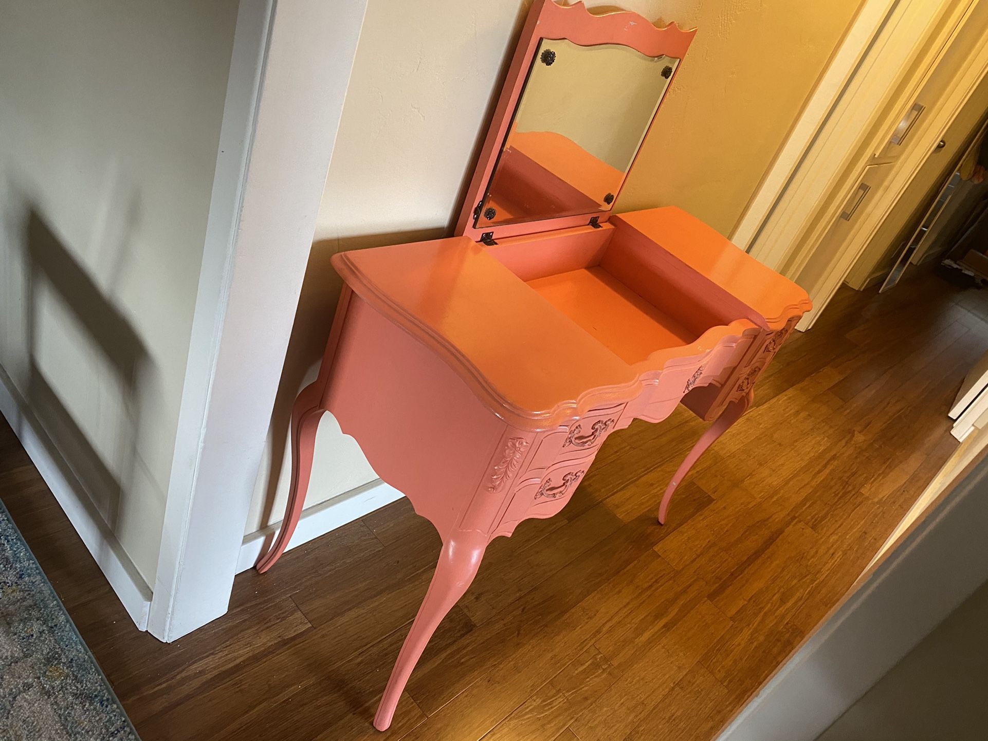 Vanity Desk, Pink, Medium