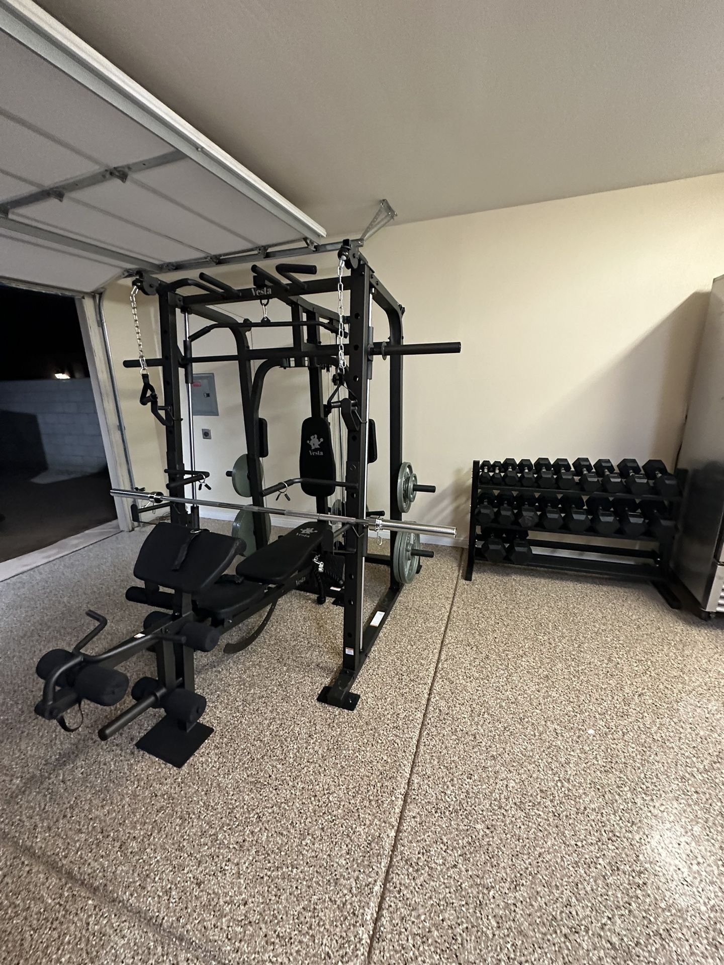 Vesta Fitness Smith Machine 1001 w/Bench Attachment 230lb Bumpers Olympic Weights 7ft Olympic Bar Fitness Gym Equipment FREE DELIVERY 🚚