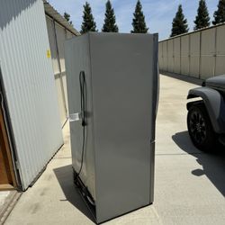 HISENSE REFRIGERATOR 