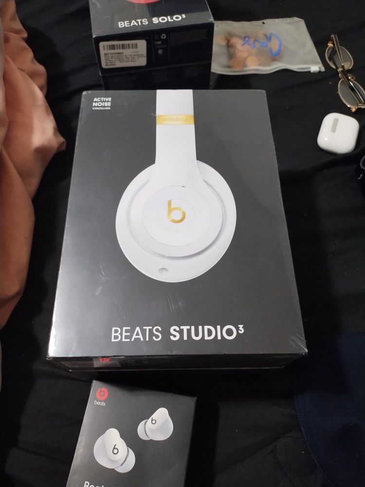 White Studio 3 Beats