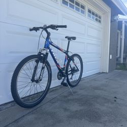 Trek 4500 Aluminum Mountain Bike – Great Condition