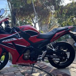 Honda CBR300 ABS 